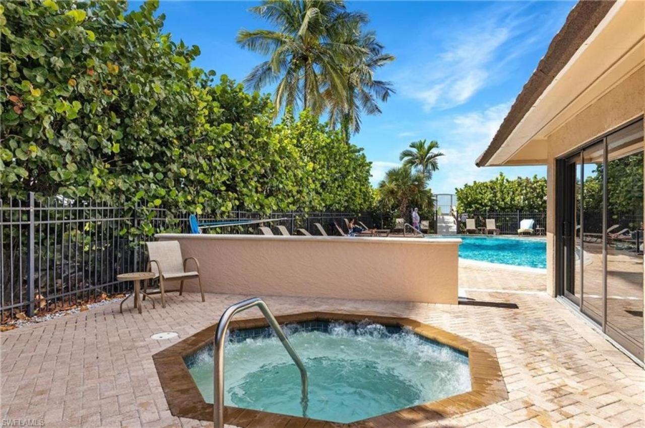 The Sea-Winds Condo I Renovated Beachfront 2 Bed 2 Bath Condo Marco Island Exterior photo